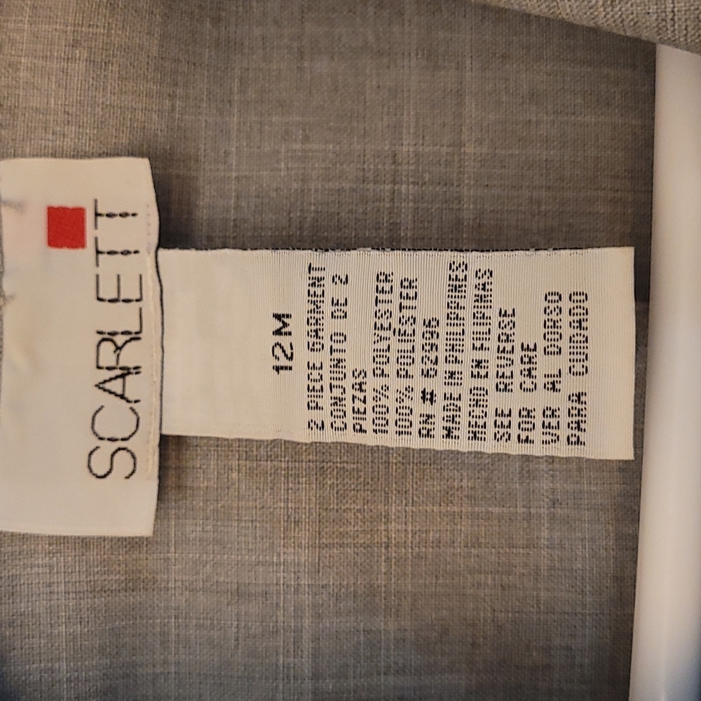 Vintage 1980s Scarlet Pleated Grey Pantsuit with Slit and Button Details - Picture 5 of 16